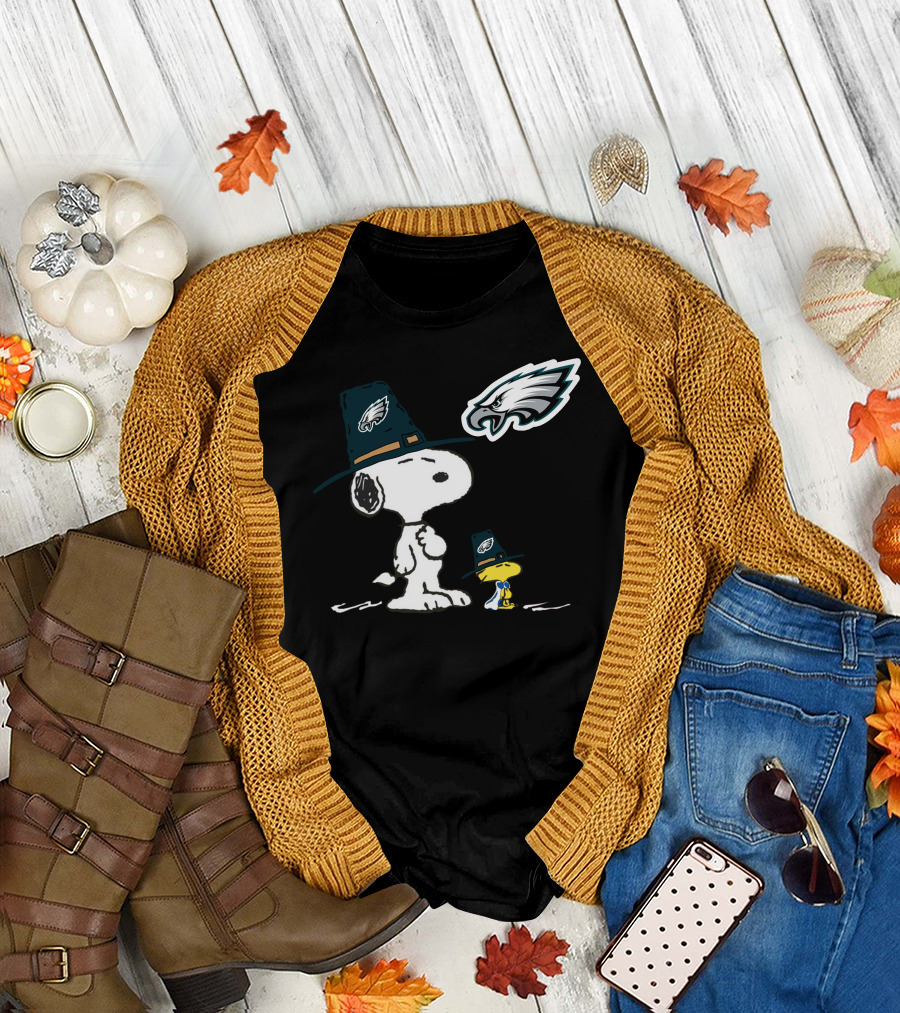 Philadelphia Eagles Snoopy Thanksgiving Pilgrim Hat T-Shirt