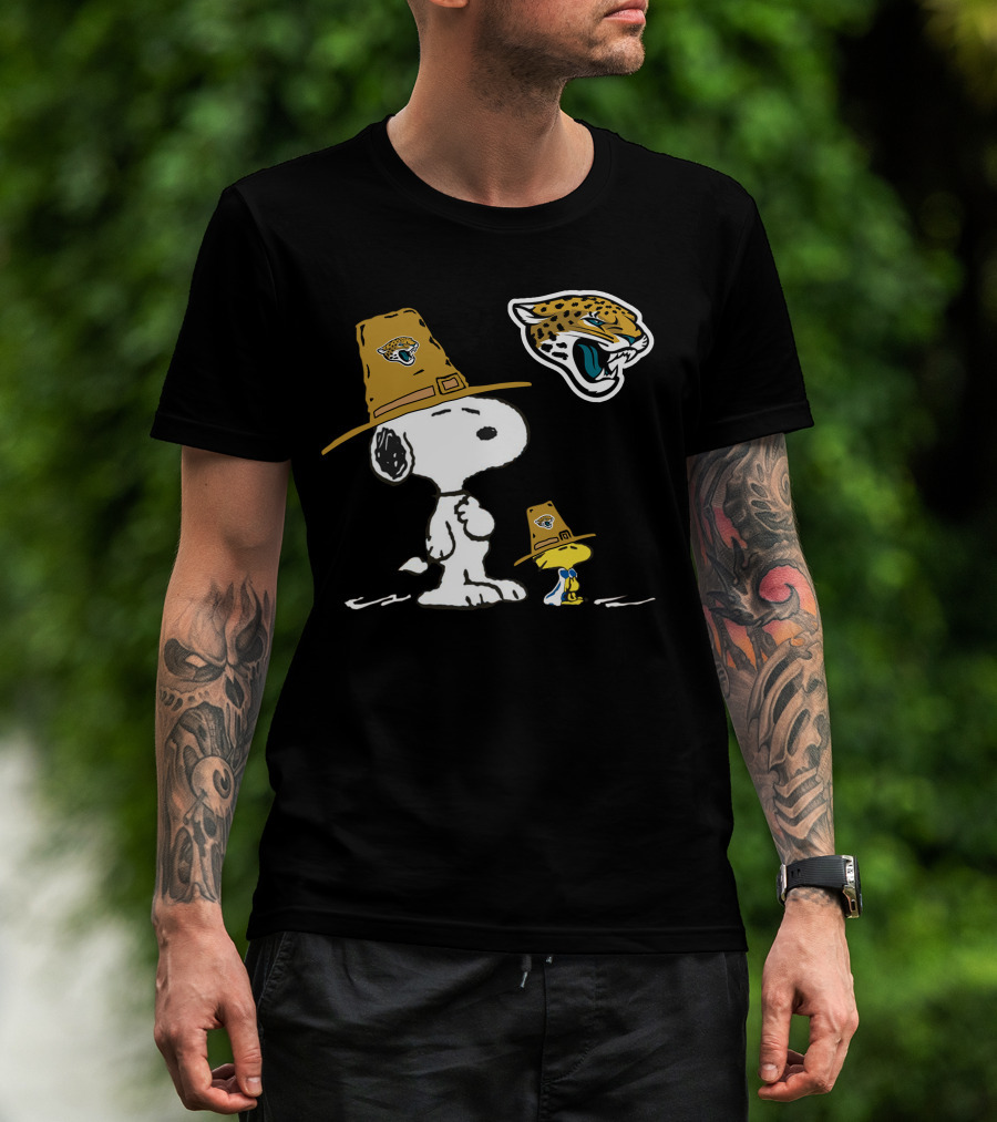 Jacksonville Jaguars Snoopy And Woodstock With Pilgrim Hats T-Shirt