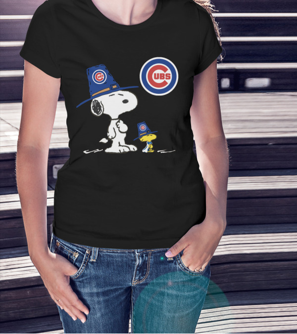 Chicago Cubs Snoopy Woodstock Pilgrim Hat T-Shirt