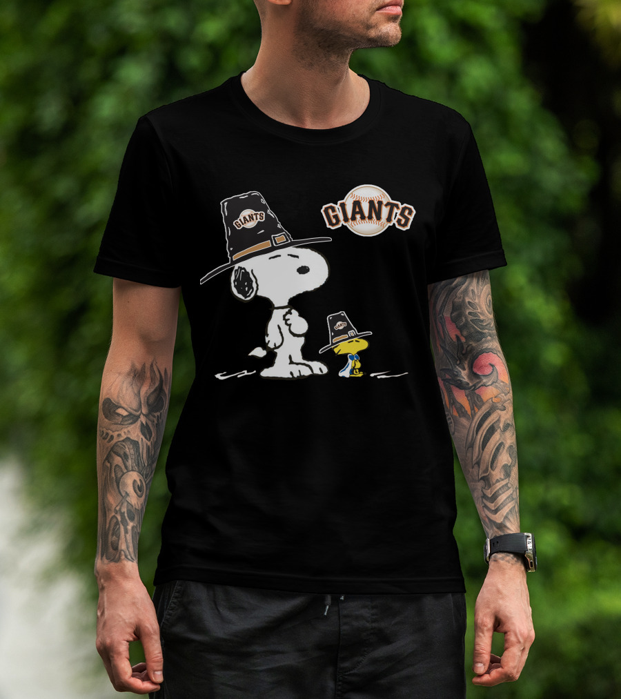 San Francisco Giants Snoopy And Woodstock Pilgrim Hats T-Shirt