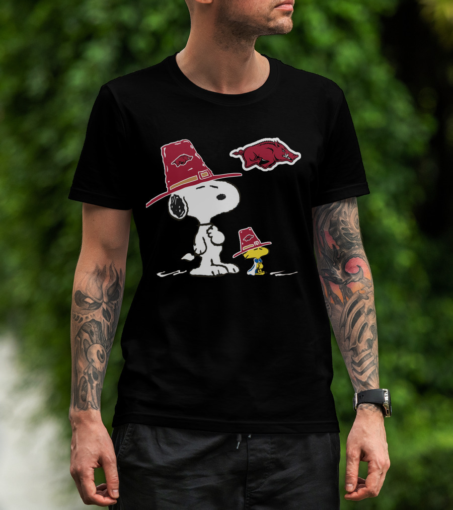 Snoopy And Woodstock Arkansas Razorbacks Hat With Hog T-Shirt