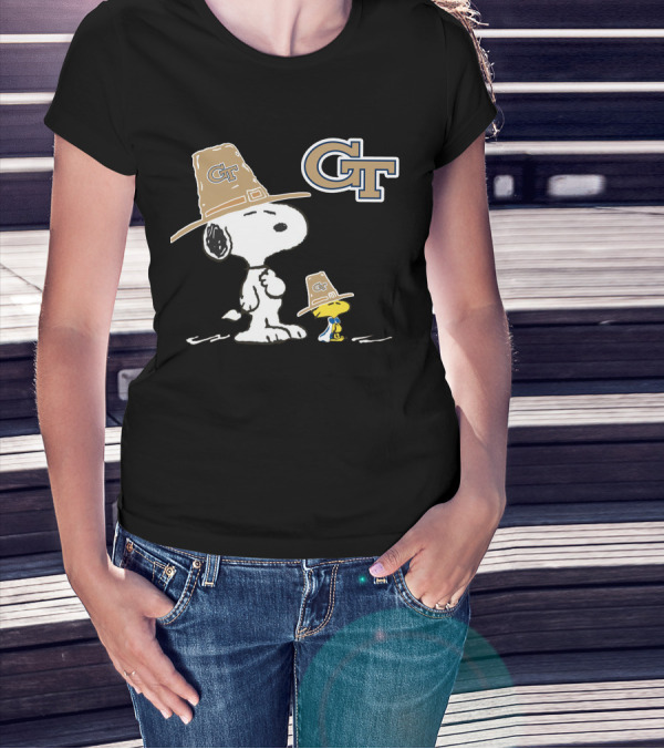 Georgia Tech Yellow Jackets Snoopy And Woodstock With Pilgrim Hats GT T-Shirt