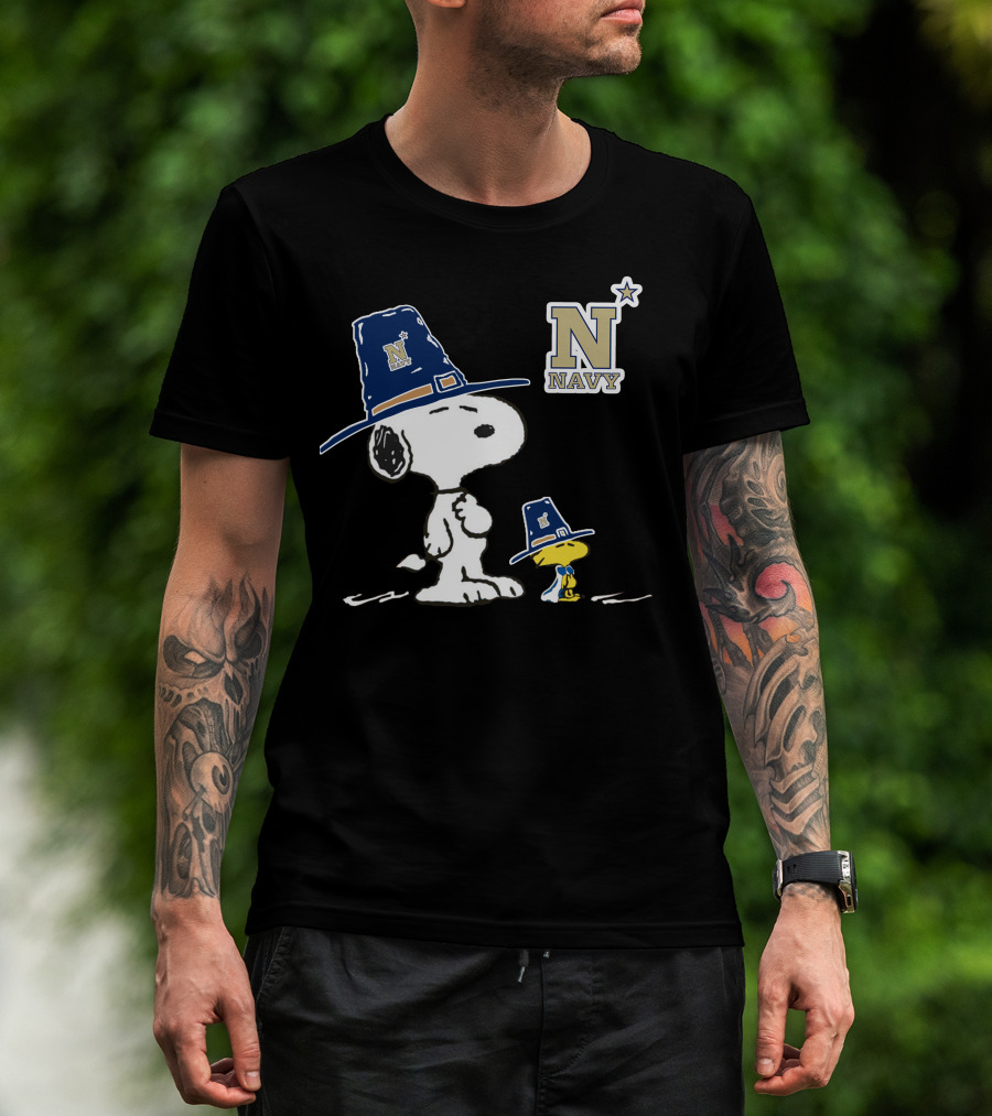 Navy Midshipmen Snoopy And Woodstock In Pilgrim Hats T-Shirt