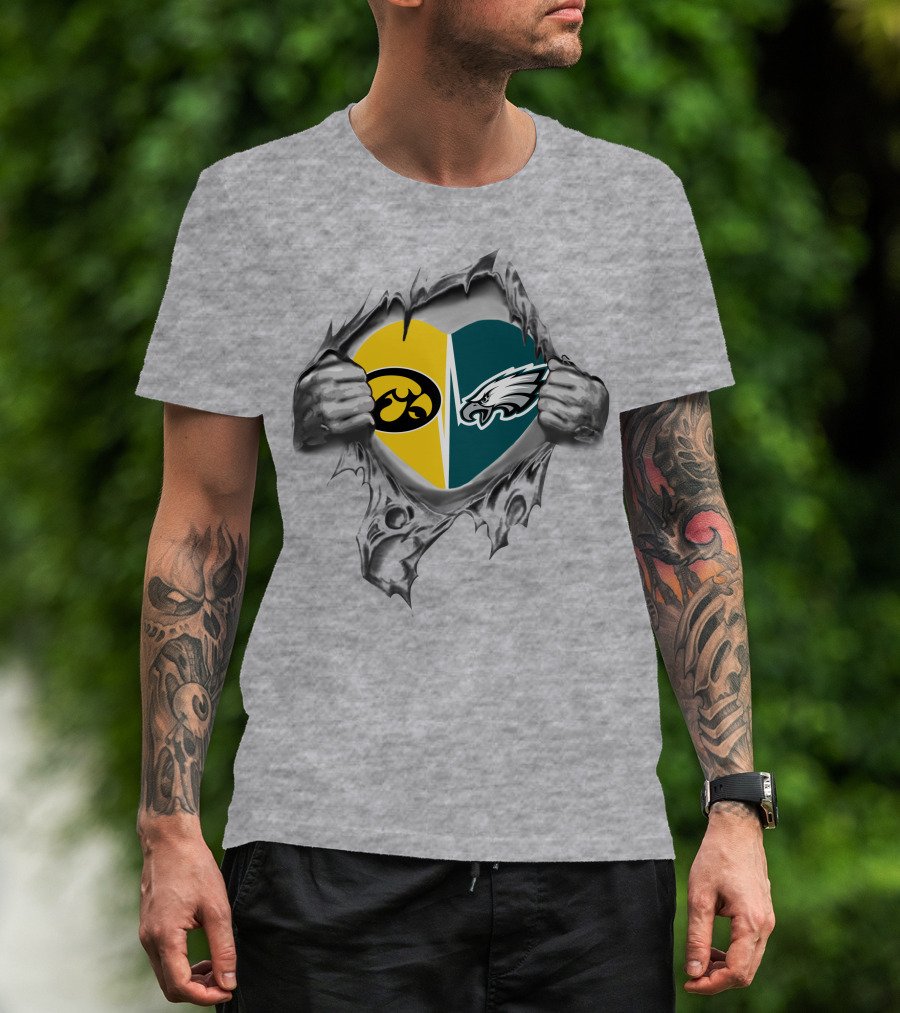 Iowa Hawkeyes Philadelphia Eagles Rivalry Heart T-Shirt