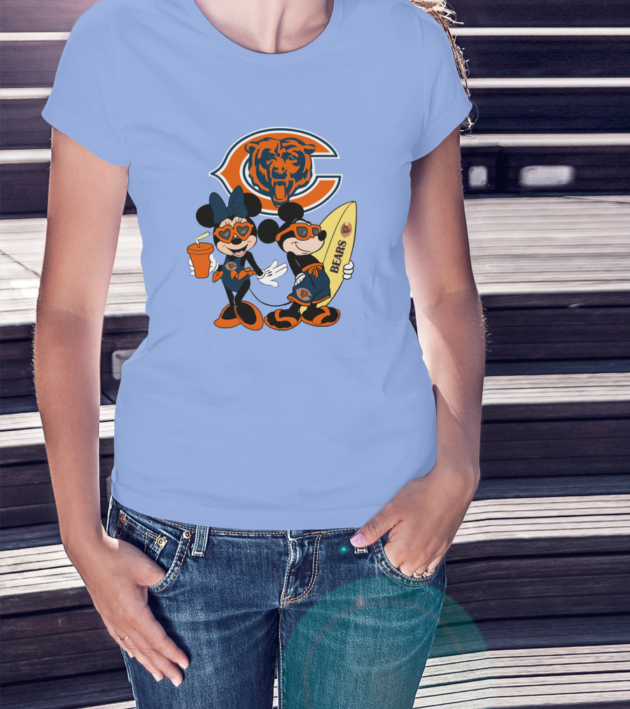 Bears Mickey Happy Vacation Chicago Football Theme Minnie And Mickey Beach Fun T-Shirt