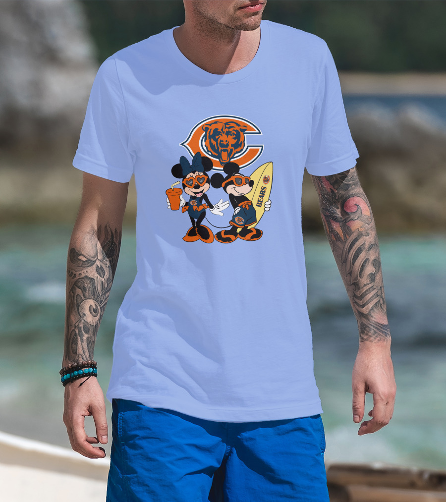 Bears Mickey Happy Vacation Chicago Football Theme Minnie And Mickey Beach Fun T-Shirt