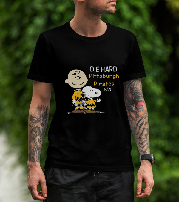 Die Hard Pittsburgh Pirates Fan Snoopy And Charlie Brown T-Shirt