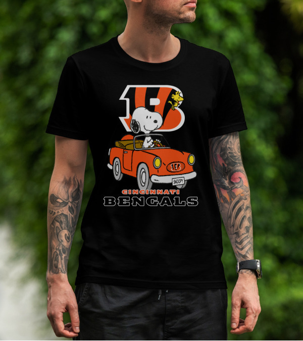Cincinnati Bengals Snoopy Driving Woodstock Car NFL Peanuts T-Shirt