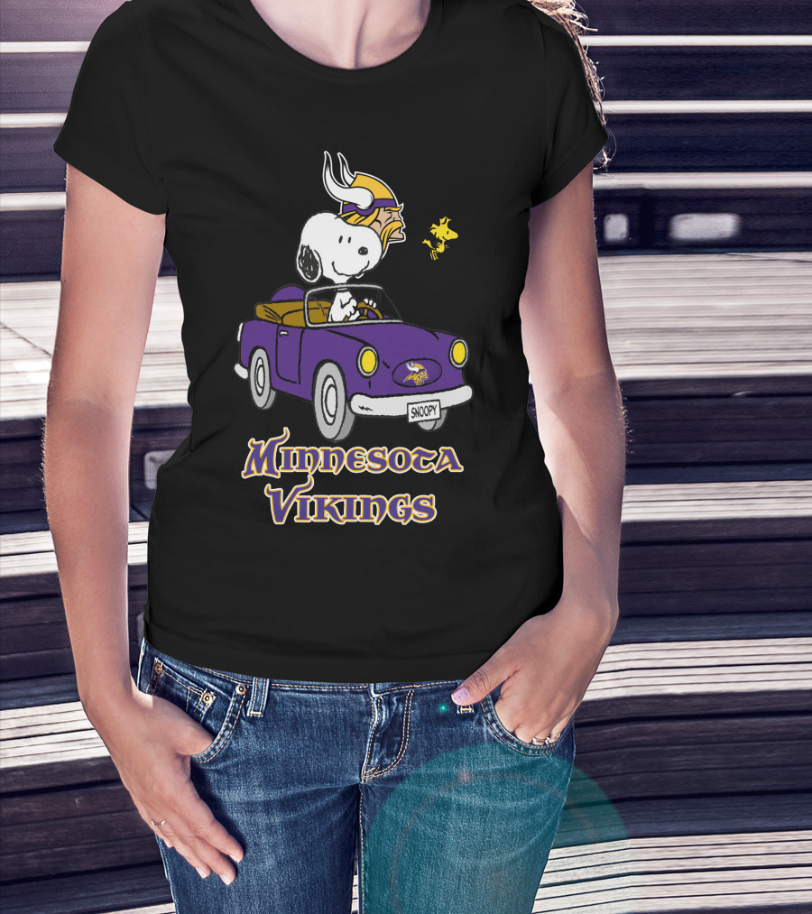 Minnesota Vikings Snoopy Car Ride T-Shirt