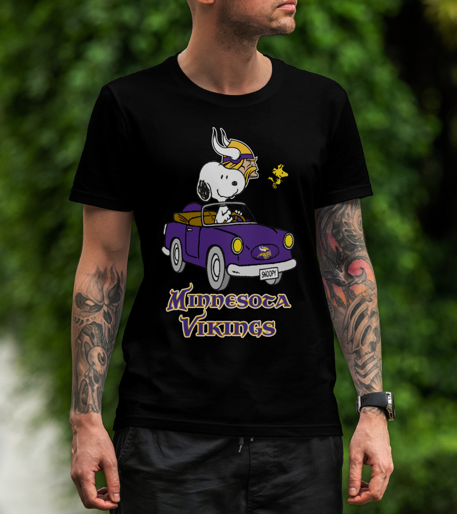 Minnesota Vikings Snoopy Car Ride T-Shirt
