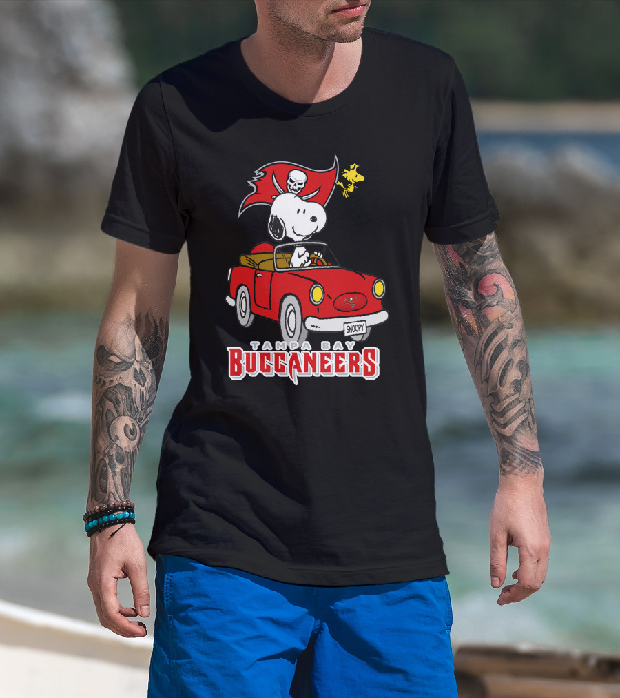 Tampa Bay Buccaneers Snoopy Driving Peanuts Woodstock Car Football Fan T-Shirt