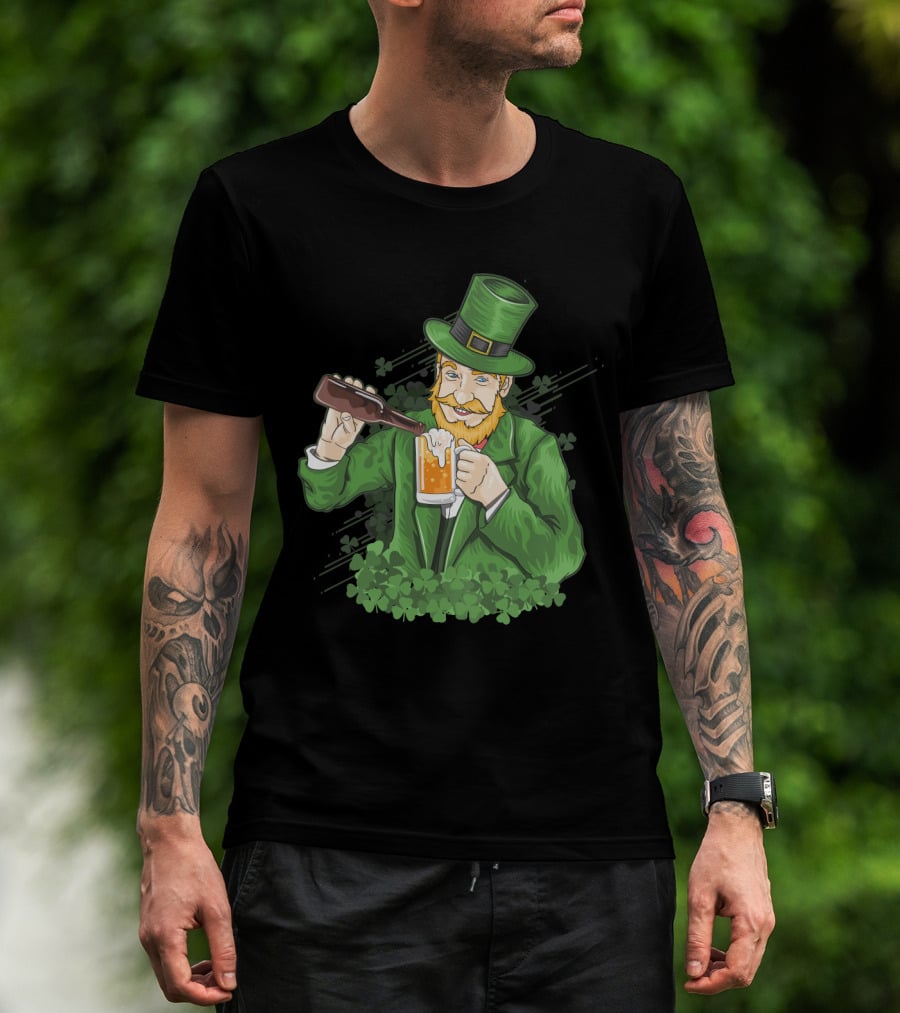 St Patrick's Day Leprechaun Pouring Shamrock Beer T-Shirt