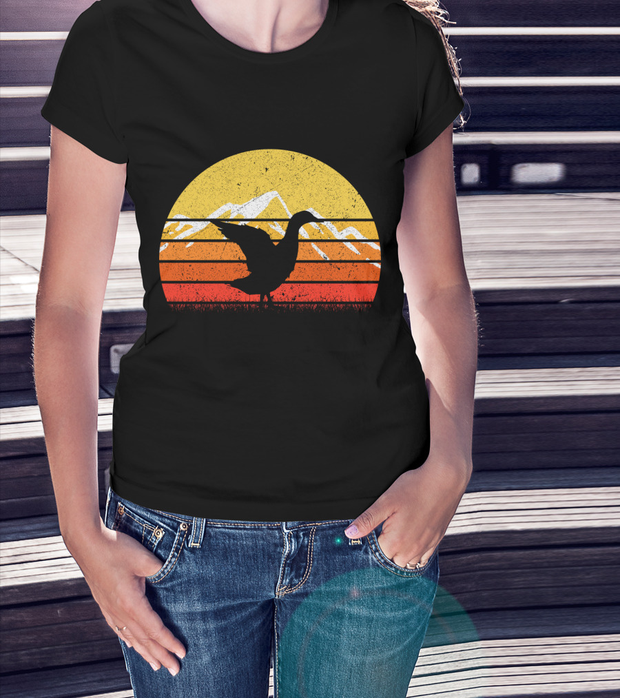 Retro Vintage Duck Silhouette With Sunset And Mountain Stripes T-Shirt