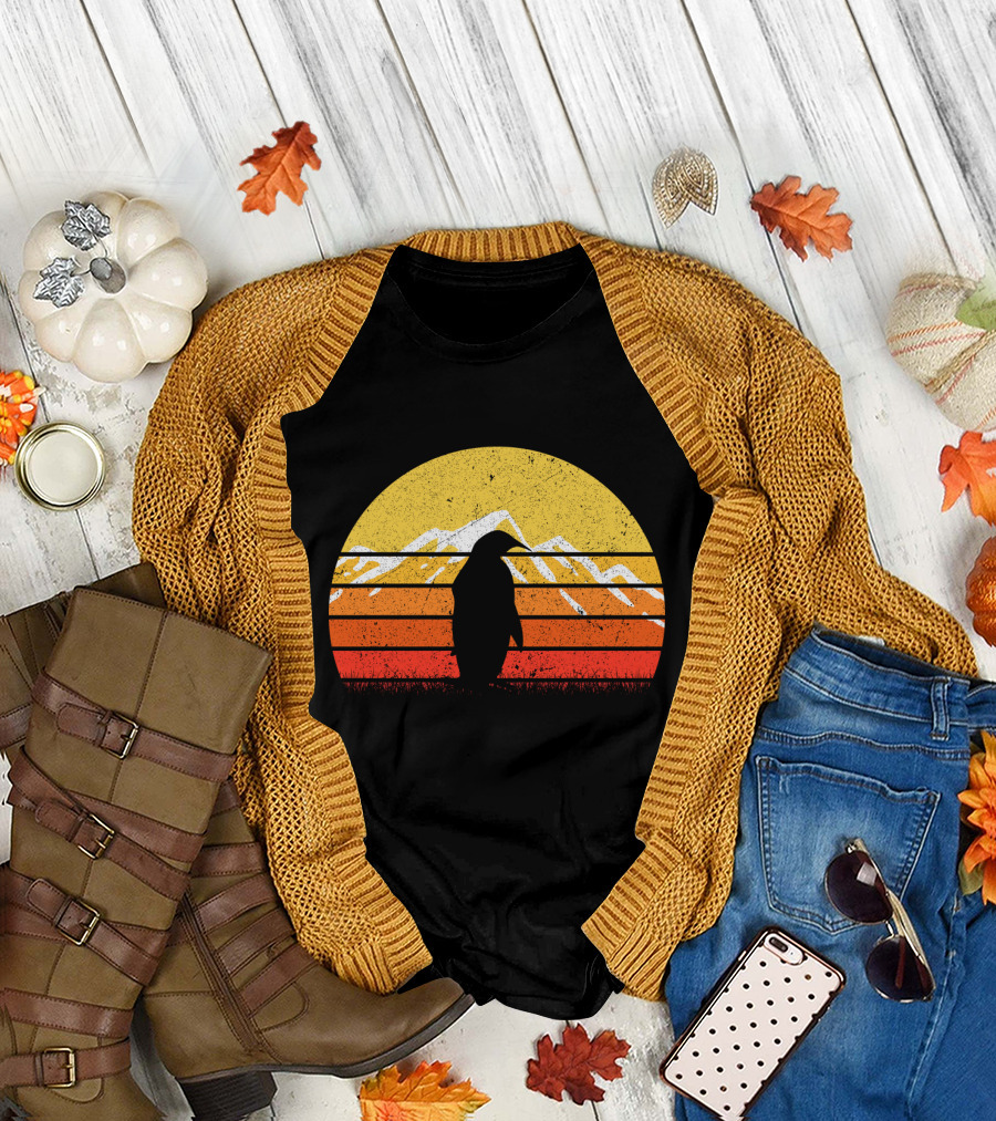 Retro Vintage Penguin Sunset Mountain T-Shirt