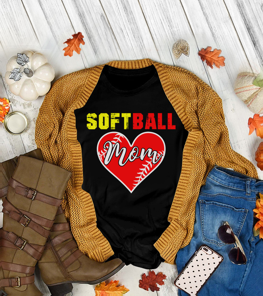 Softball Mom Heart Softball Fans T-Shirt