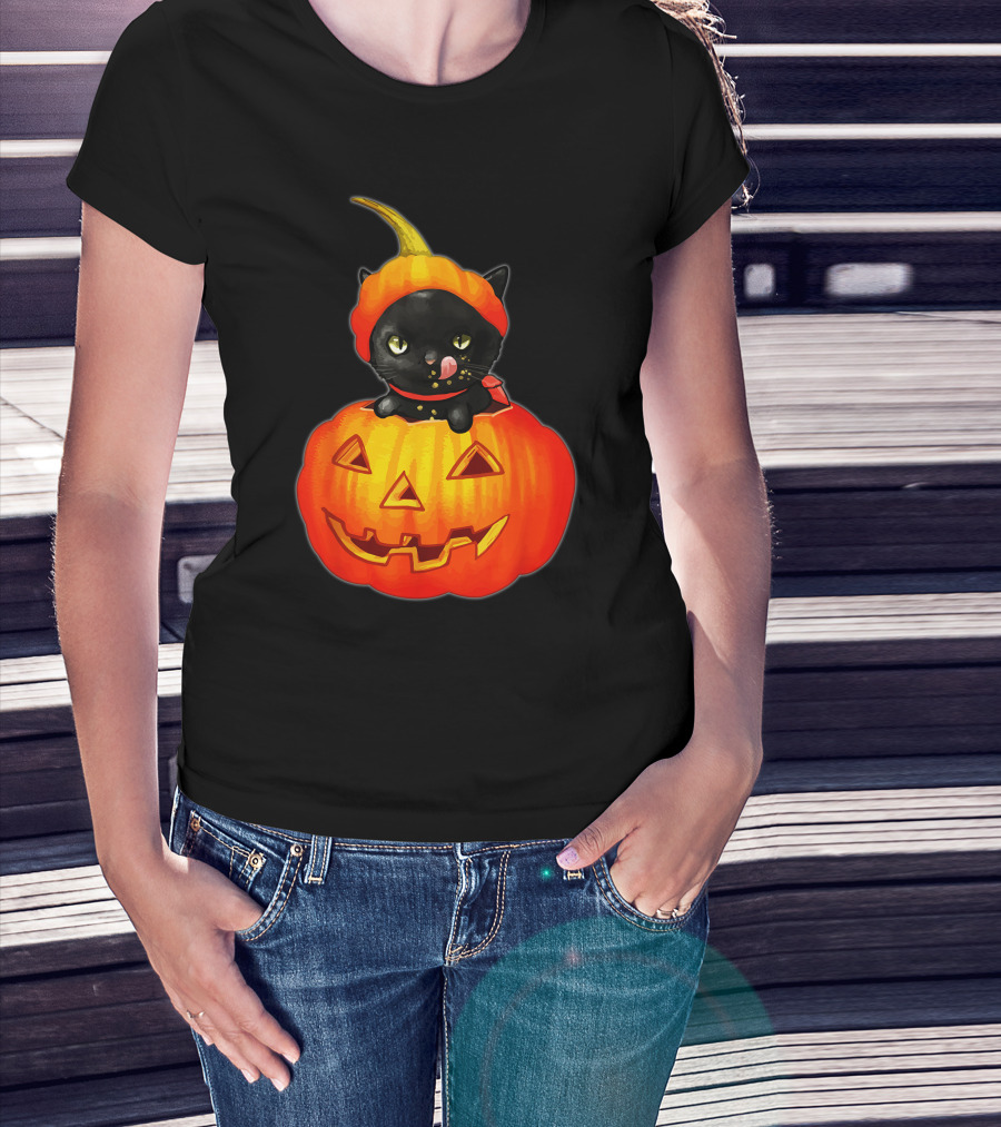 Funny Halloween Cats And Pumpkins With Scary Black Cat T-Shirt