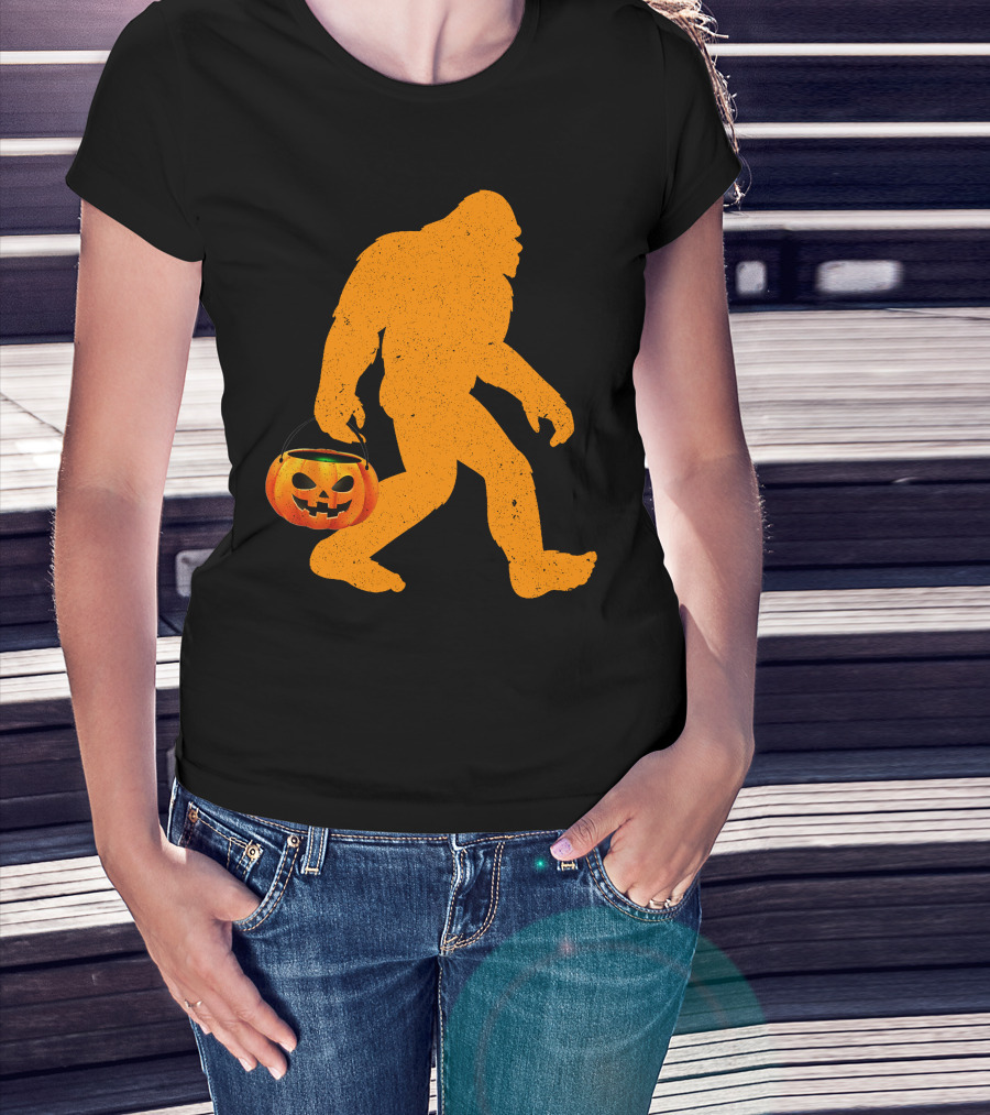 Funny Bigfoot Halloween Jack-o'-Lantern T-Shirt