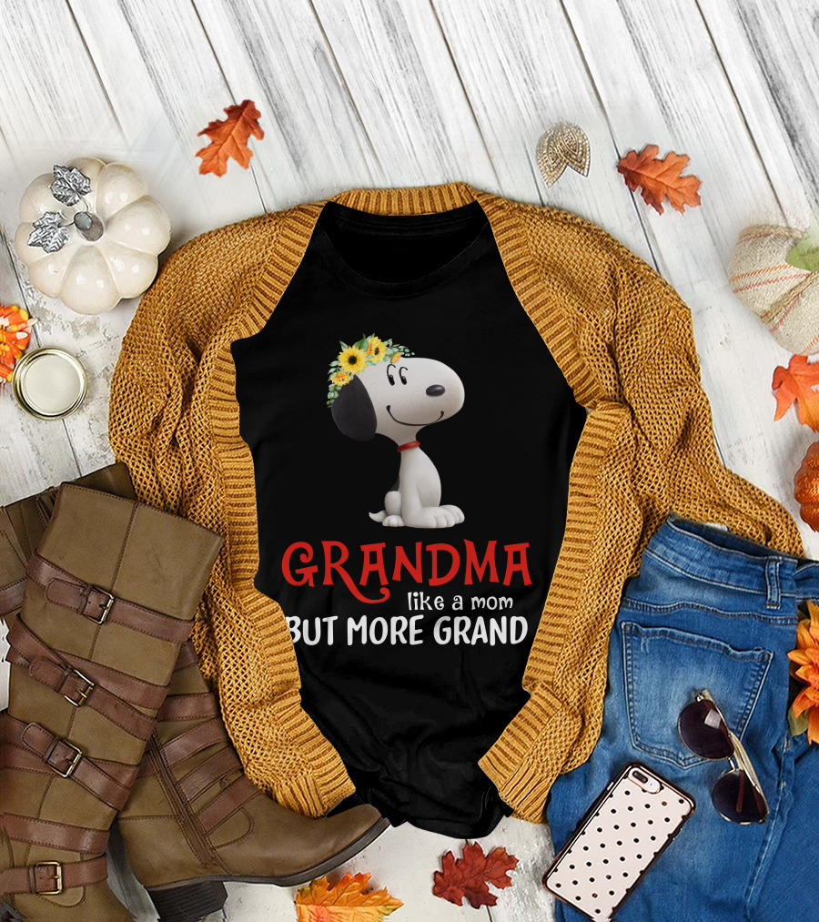 GRANDMA Like a Mom But More Grand Snoopy Sunflower Crown T-Shirt