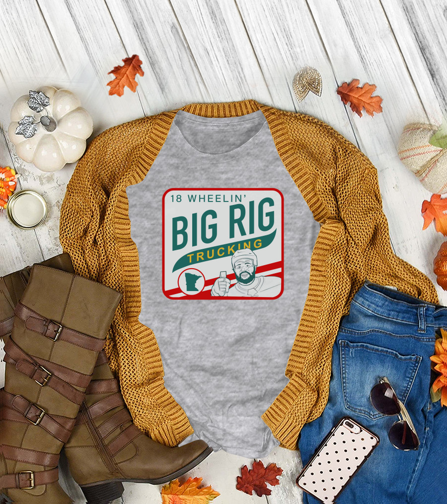 18 Wheelin' Big Rig Trucking Minnesota Driver Thumbs Up T-Shirt