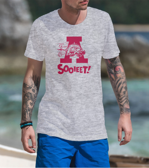 Eric Musselman Wearing Arkansas Razorbacks Logo Sooieet T-Shirt