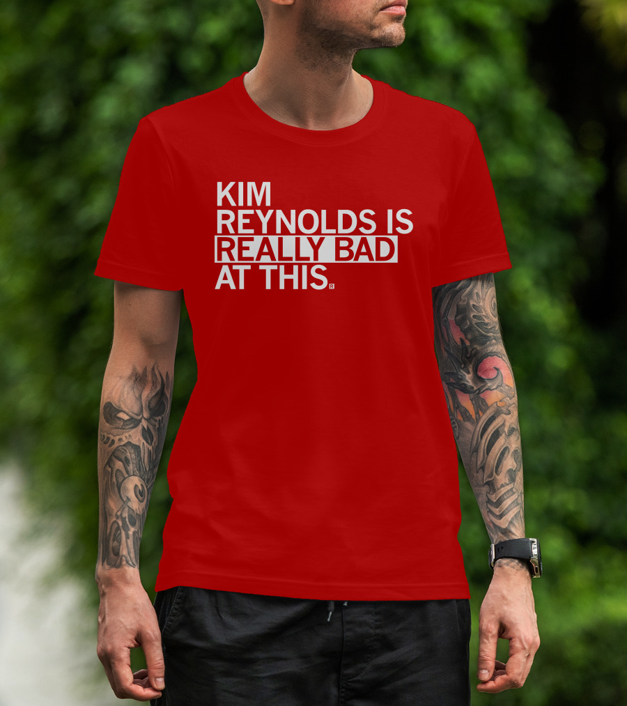 Kim Reynolds Is Really Bad At This T-Shirt