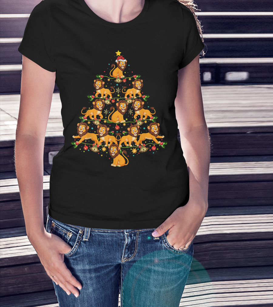 Lion Lover Xmas Matching Santa Lion Christmas Tree Holiday Decoration T-Shirt