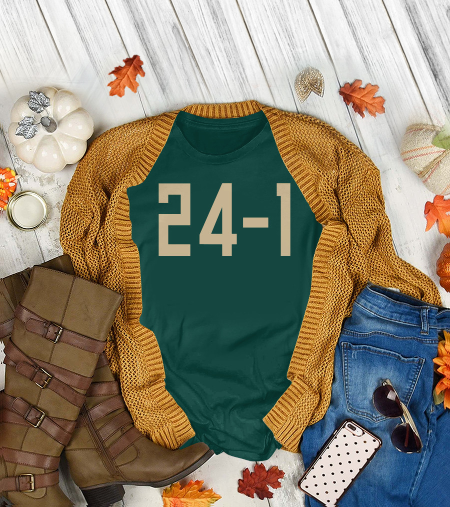 Bucks 24-1 Golden Numbers T-Shirt