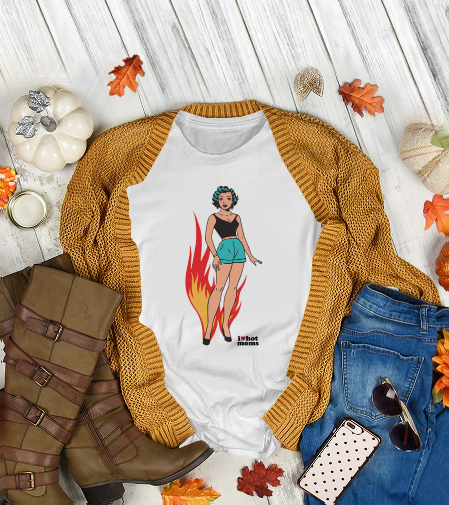 I Heart Hot Moms Vintage Comic Style Flame Background T-Shirt