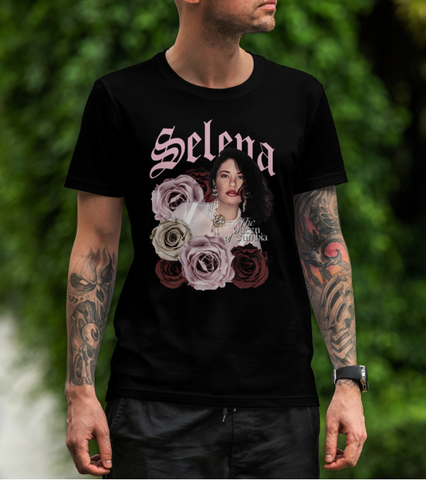 Selena The Queen Of Cumbia Surrounded By Floral Roses T-Shirt
