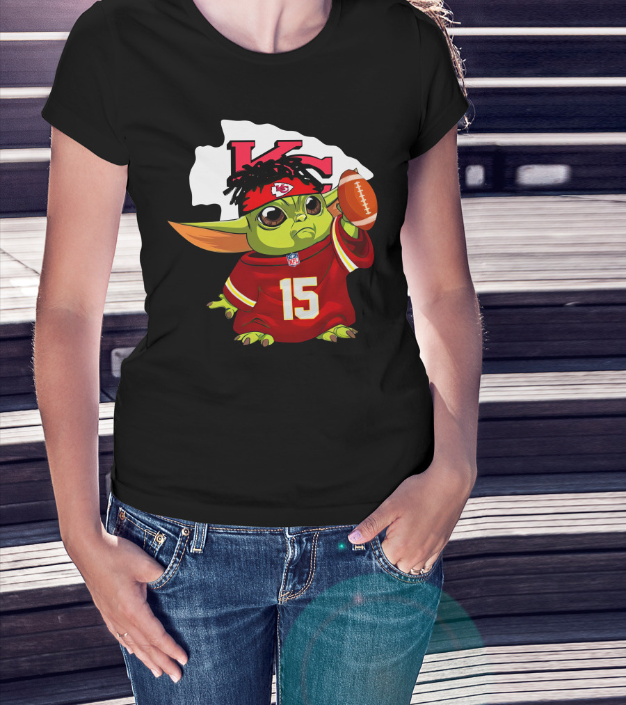 Star Wars Baby Yoda Mandalorian Kansas City Chiefs Patrick Mahomes 15 Merch T-Shirt