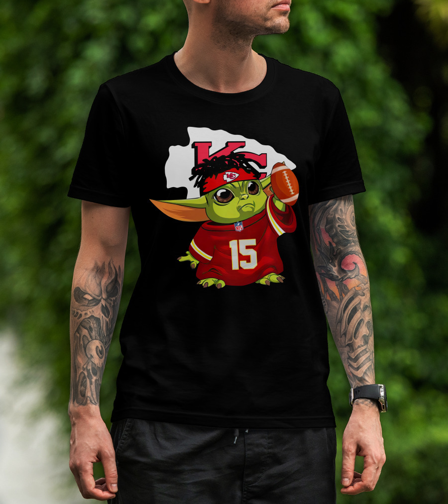 Star Wars Baby Yoda Mandalorian Kansas City Chiefs Patrick Mahomes 15 Merch T-Shirt