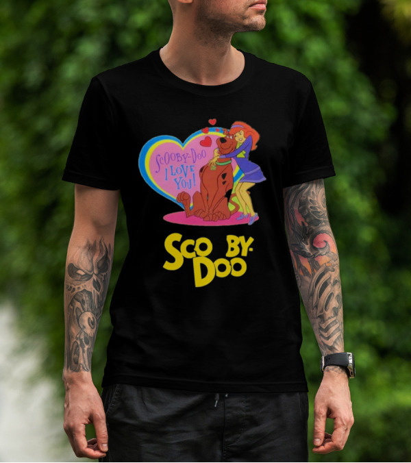 Scooby-Doo I Love You Heart And Hug With Daphne T-Shirt