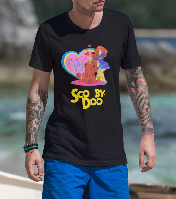 Scooby-Doo I Love You Heart And Hug With Daphne T-Shirt