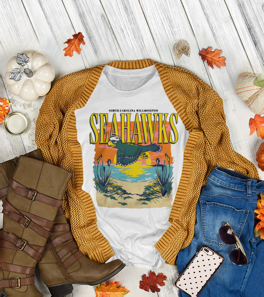 North Carolina Wilmington Seahawks Throwback Retro Beach Sunset Scene T-Shirt
