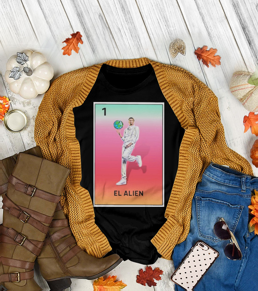 Loteria de San Antonio El Alien Basketball Card Earth Globe T-Shirt
