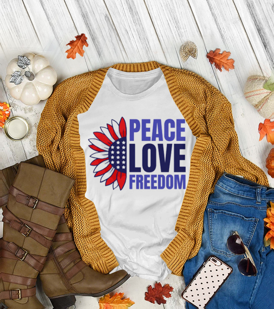 Peace Love Freedom 4th Of July Patriotic Sunflower Stars Stripes T-Shirt