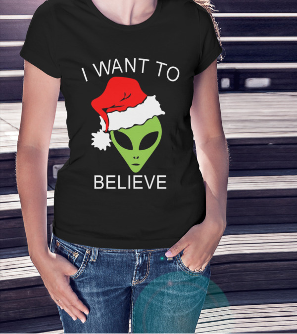 I Want To Believe Alien Santa Hat Christmas T-Shirt