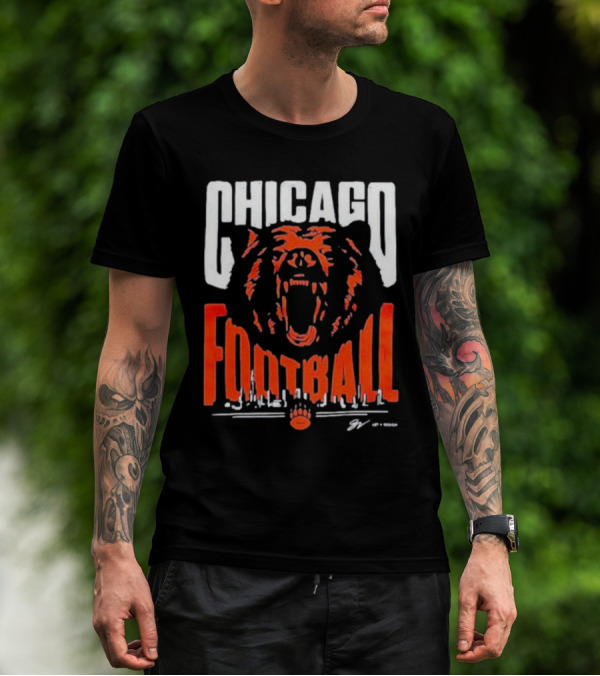 CHICAGO FOOTBALL ROAR BEAR CITY SKYLINE T-Shirt