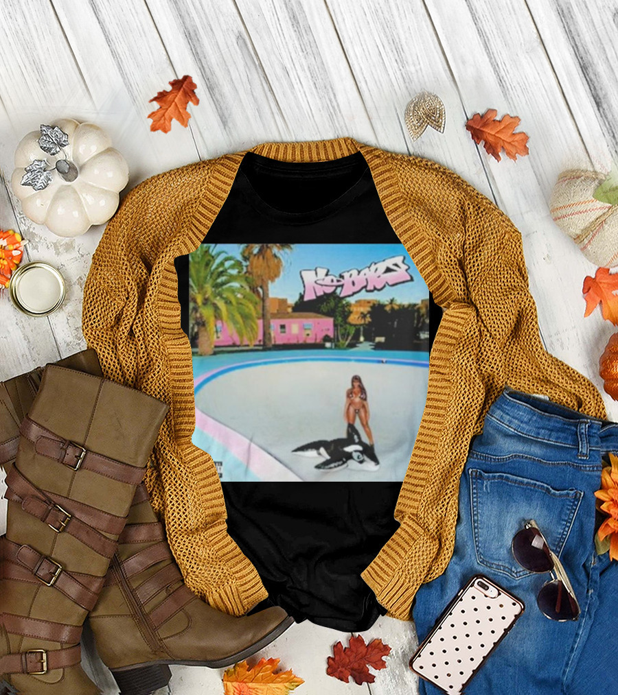 No Bars Palm Trees Pink House Woman Pool Toy T-Shirt