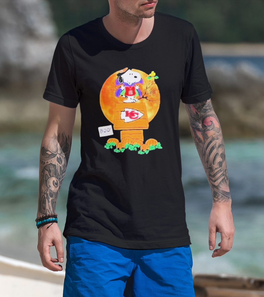 Snoopy Woodstock Witch Boo Kansas City Chiefs Halloween Peanuts Charlie Brown 15 T-Shirt