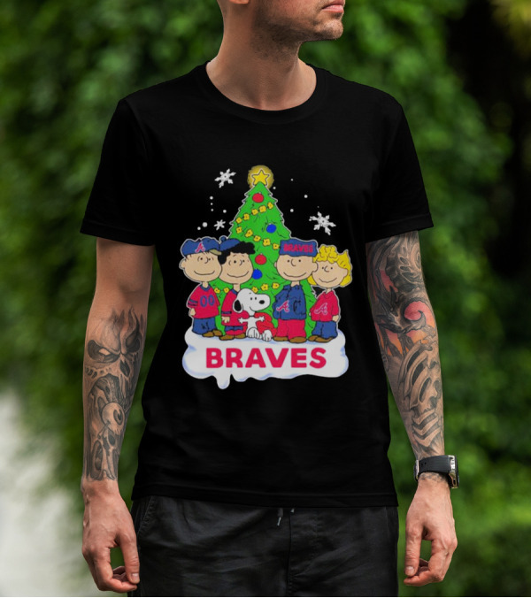 Atlanta Braves Peanuts Christmas Tree With Snoopy Characters T-Shirt