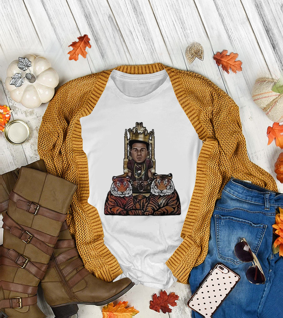 Travis Tiger King Throne with Crown and Two Tigers T-Shirt