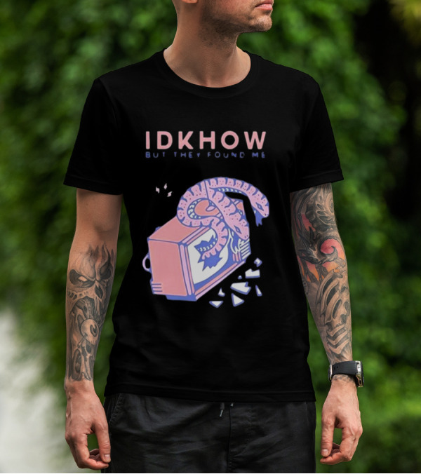 IDKhow But They Found Me Snake Crushed TV Pastel Pink Blue Image T-Shirt