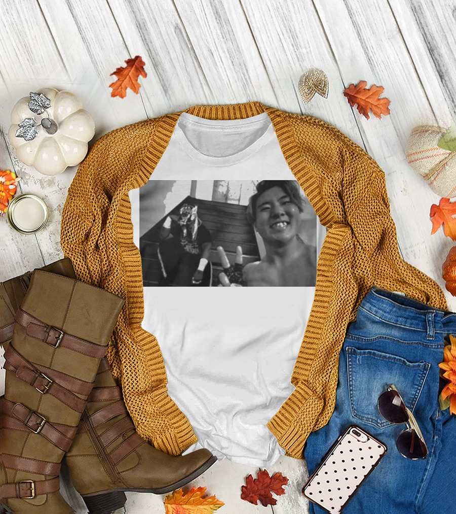 Master Wato El Desperado Peace Sign Selfie Stairs T-Shirt