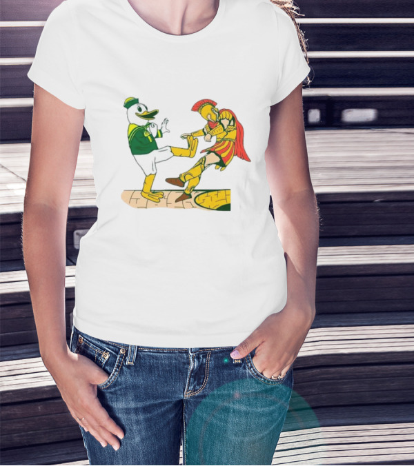 USC Trojans Versus Oregon Ducks Kick Scene T-Shirt