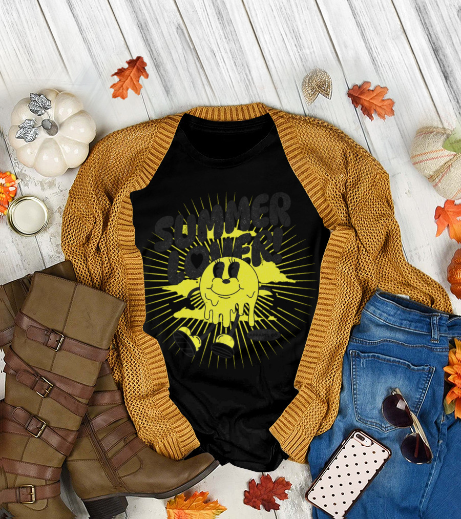 Summer Lover Cartoon Melting Smiley with Radiant Sunburst Background T-Shirt