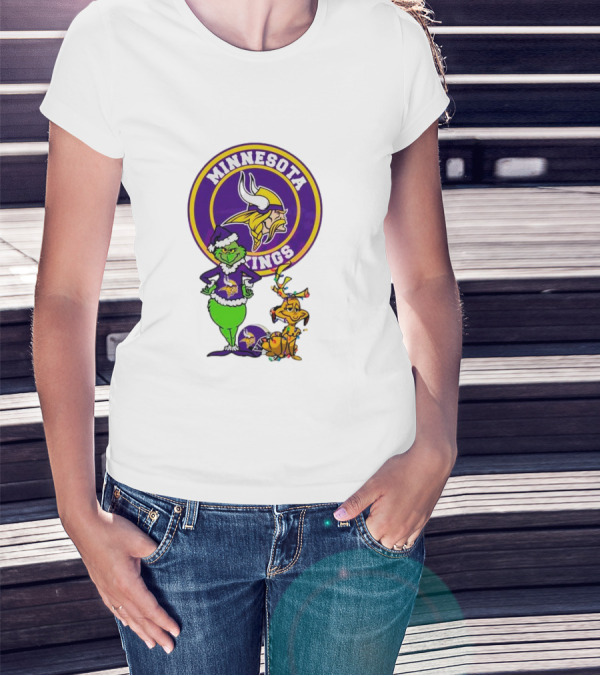 Grinch And Max Minnesota Vikings Christmas Fan Collaboration T-Shirt