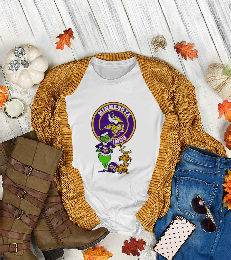Grinch and Max Minnesota Vikings Christmas Fan Collaboration T-Shirt