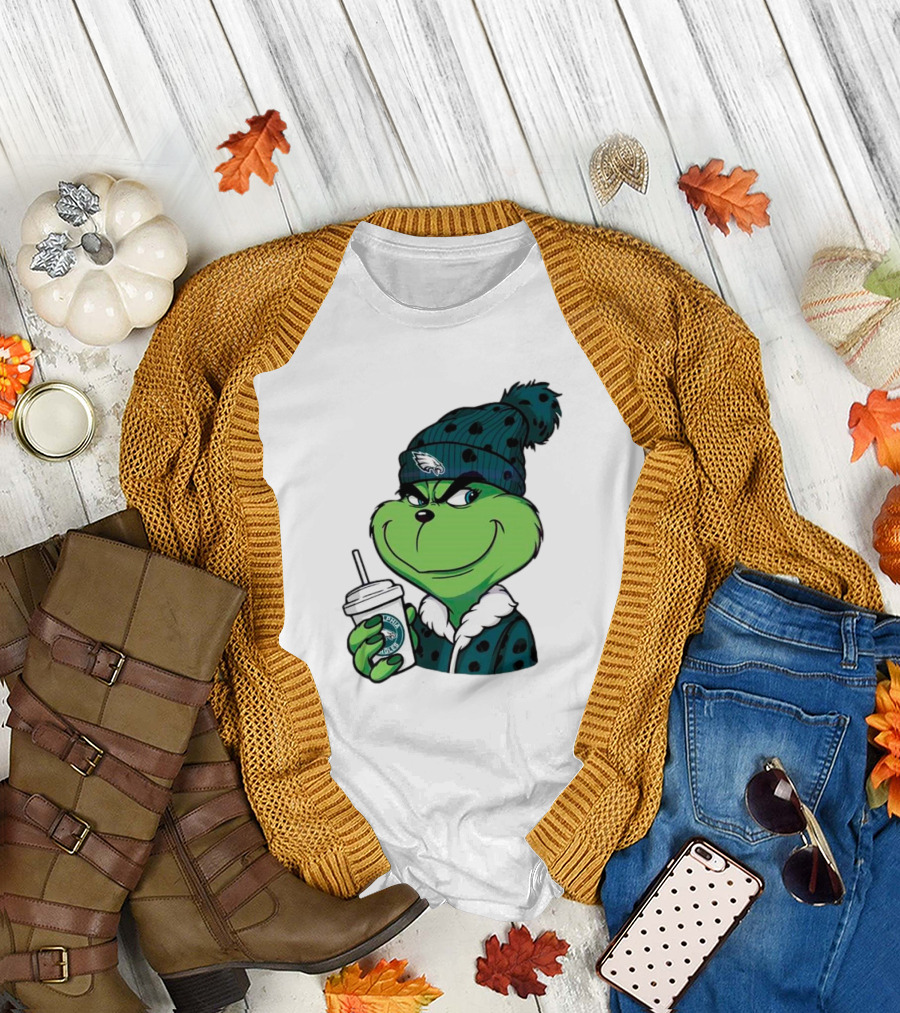 Grinch Holding Cup Wearing Philadelphia Eagles Beanie T-Shirt