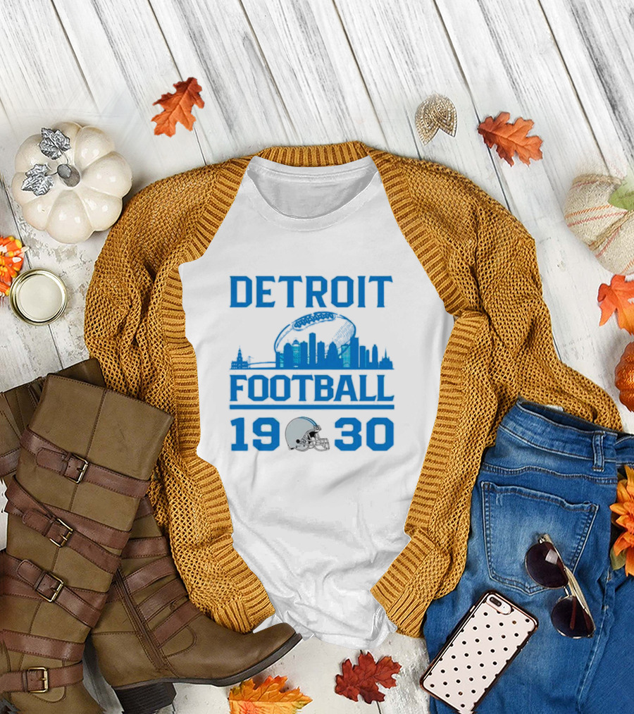 Detroit Lions Football 1930 Skyline Helmet Motif T-Shirt